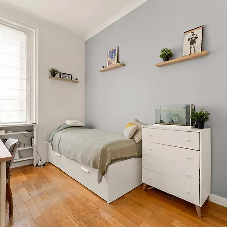 Ecole Militaire Apartment *