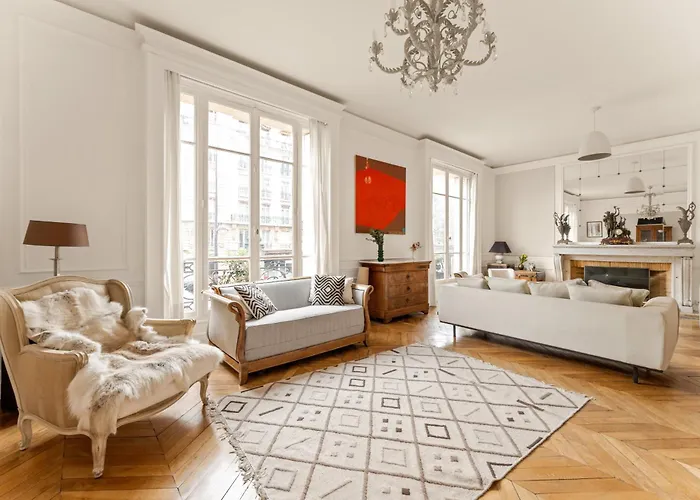 Apartment Ecole Militaire *